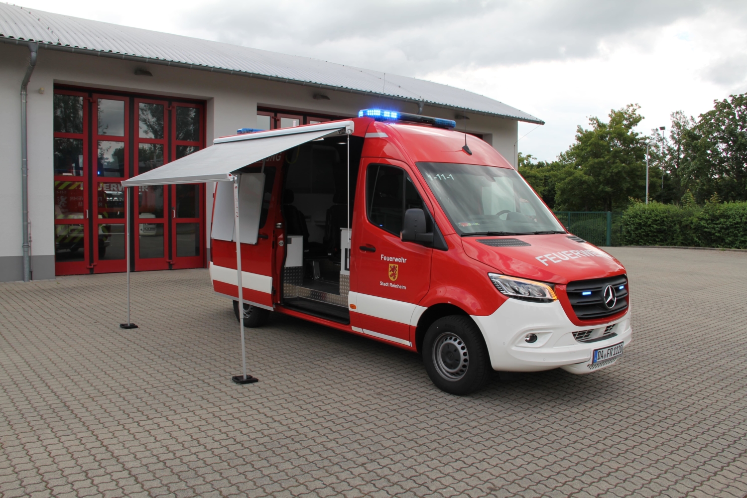 Einsatzleitwagen ELW Freiwillige Feuerwehr Reinheim